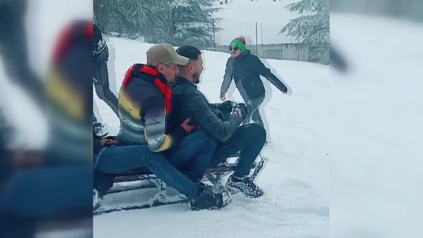 Hidegfront érkezett Afrikába, Algériában is fehérbe borult a sivatag