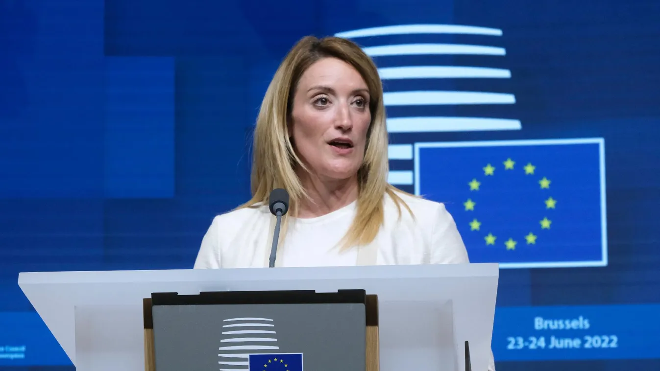 Ajándékokkal halmozták el az Európai Parlament elnökét