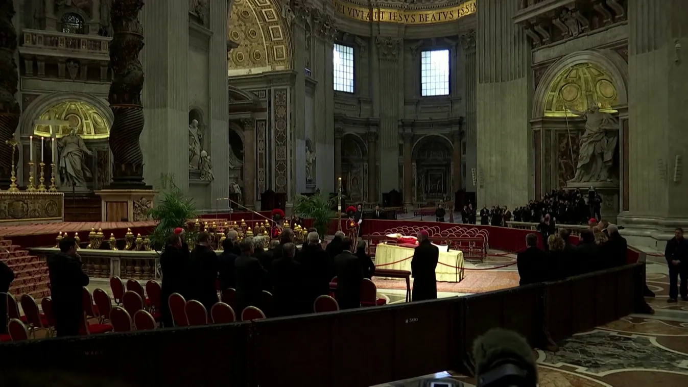 Erdő Péter bíboros is részt vesz XVI. Benedek pápa temetésén