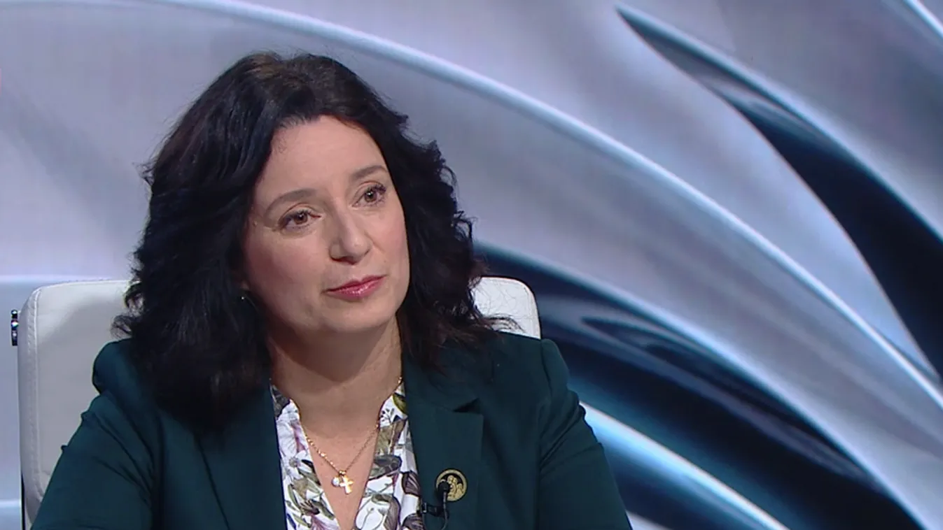 Januártól több pénzt kapnak a kisgyermekesek