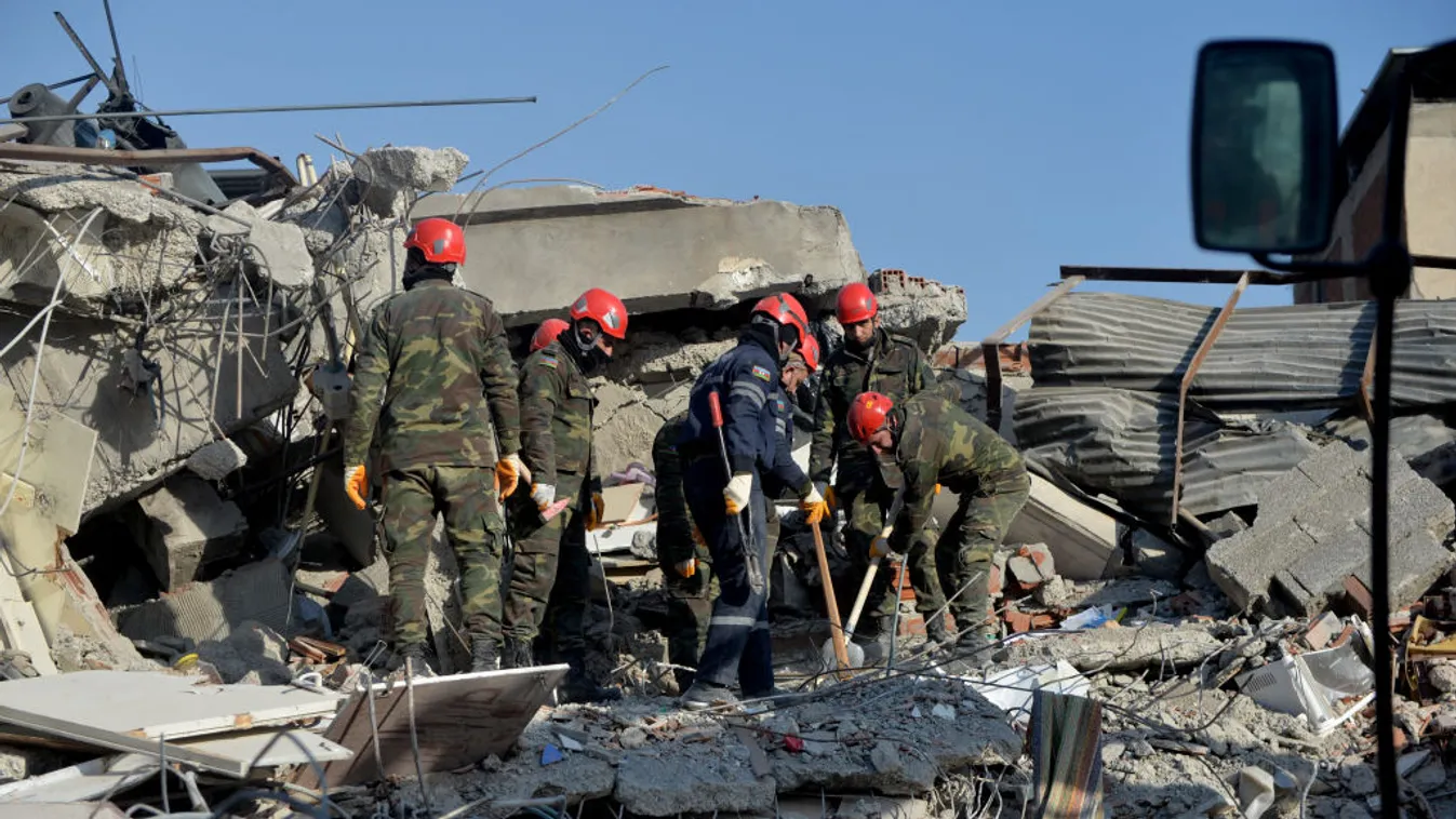 Újabb túlélőket találtak Törökországban a mentés kilencedik napján