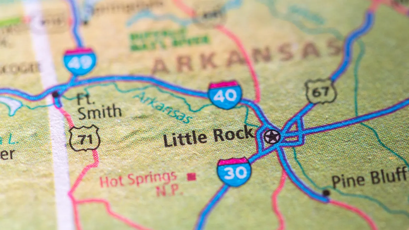 Öten meghaltak egy arkansasi repülőgép-szerencsétlenségben