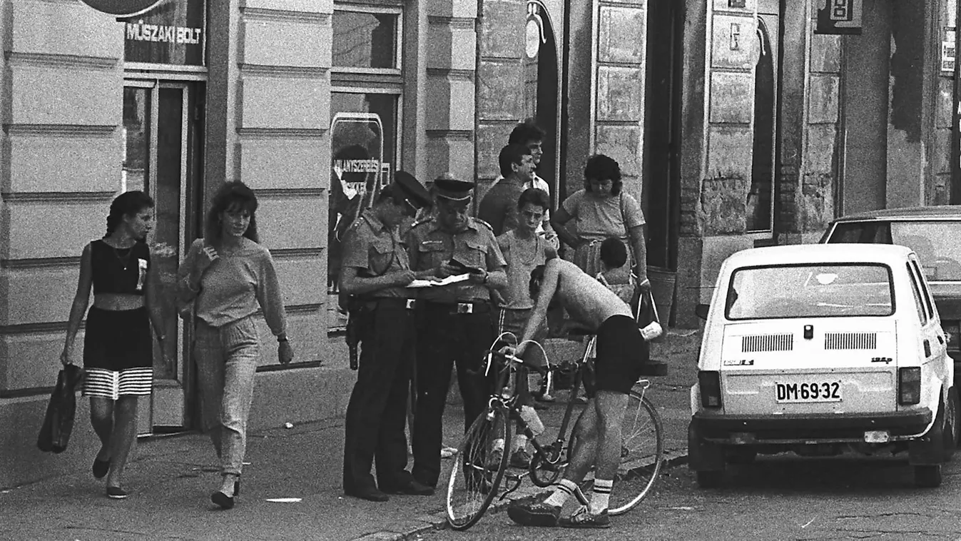 Radar - Rendőrök a múlt században