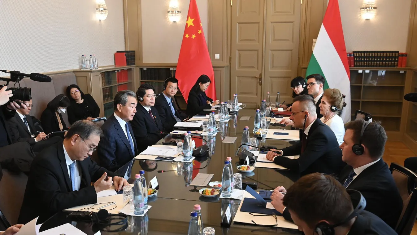 Szijjártó: Magyarország és Kína is a béke pártján áll