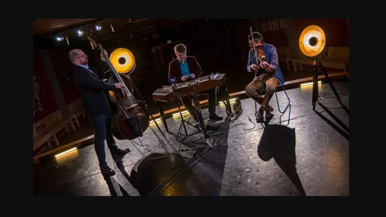 A Fonó két lemeze is felkerült a nemzetközi toplistákra