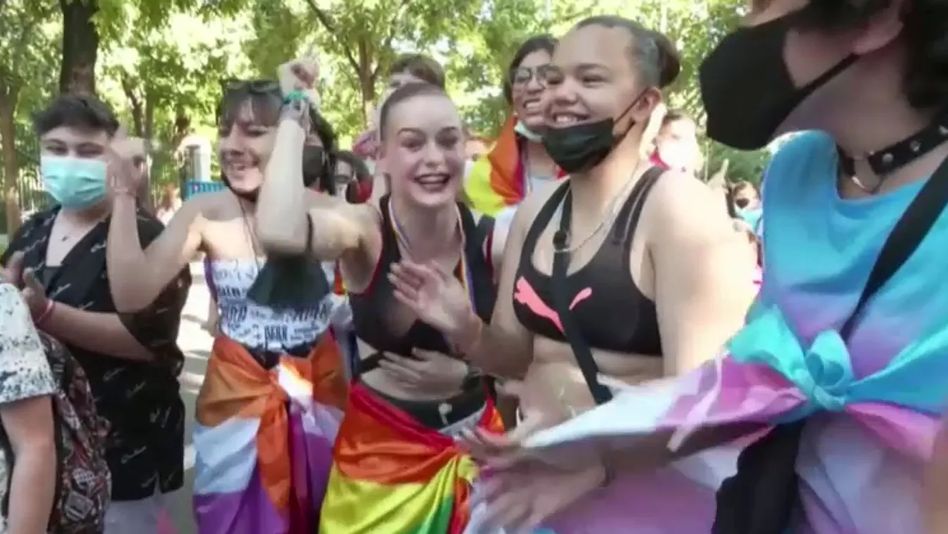 Végleg elfogadták a spanyol transztörvényt