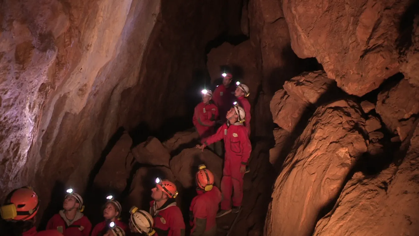 Március a barlangok hónapja