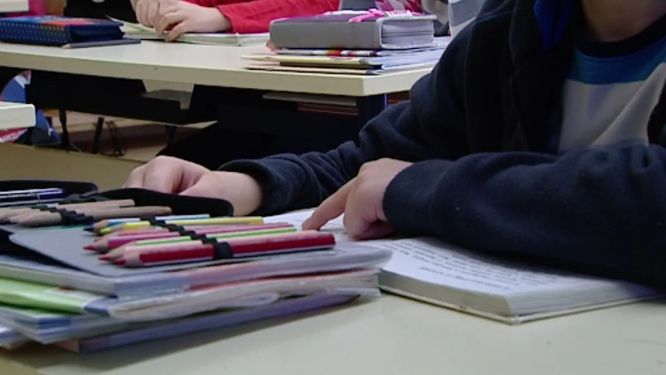 Határozatlan idejű munkabeszüntetés kezdődik a hazai iskolákban