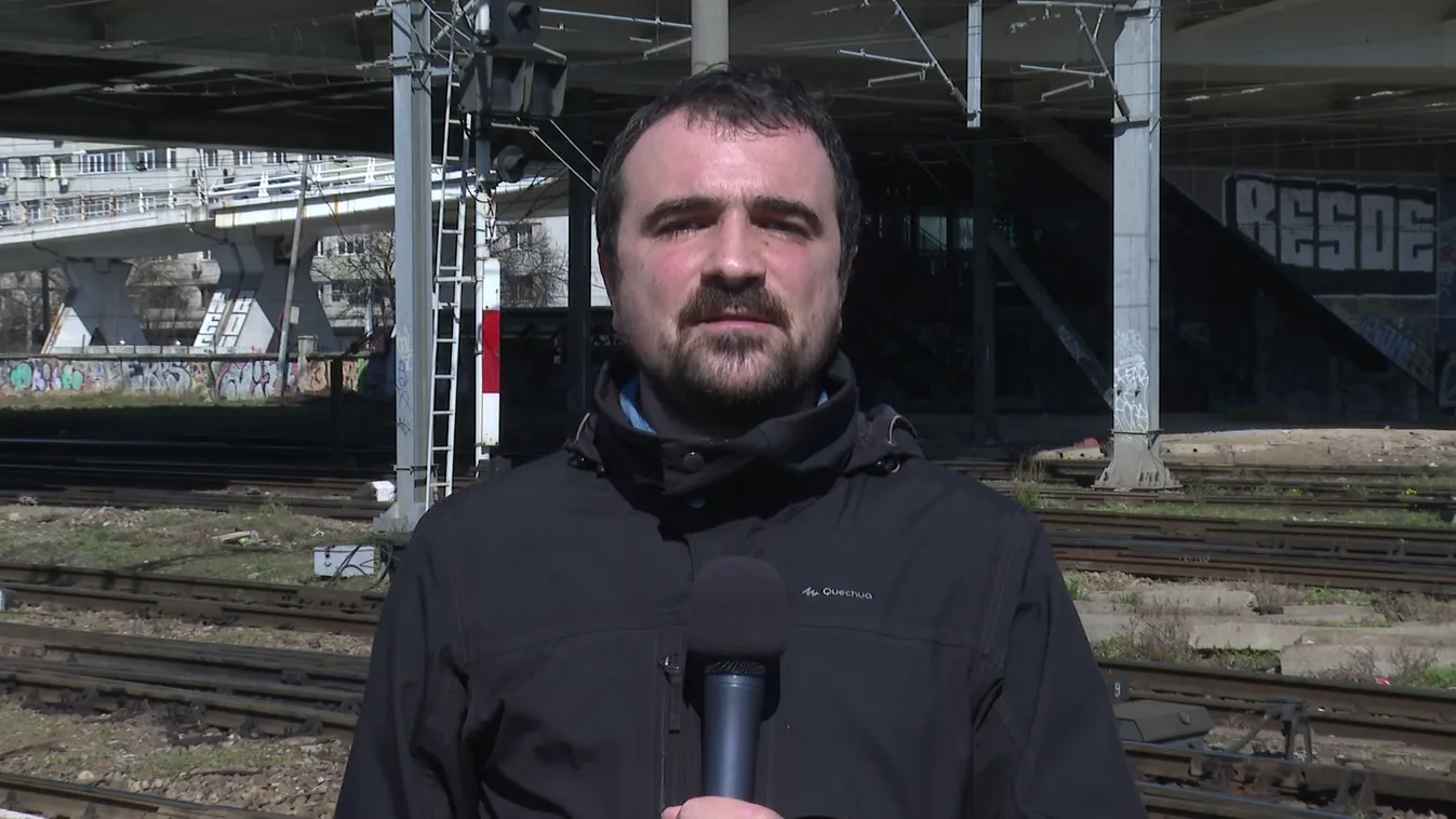 Kisiklott egy teherszállító vonat Romániában, egy személyvonat vészfékezésre kényszerült