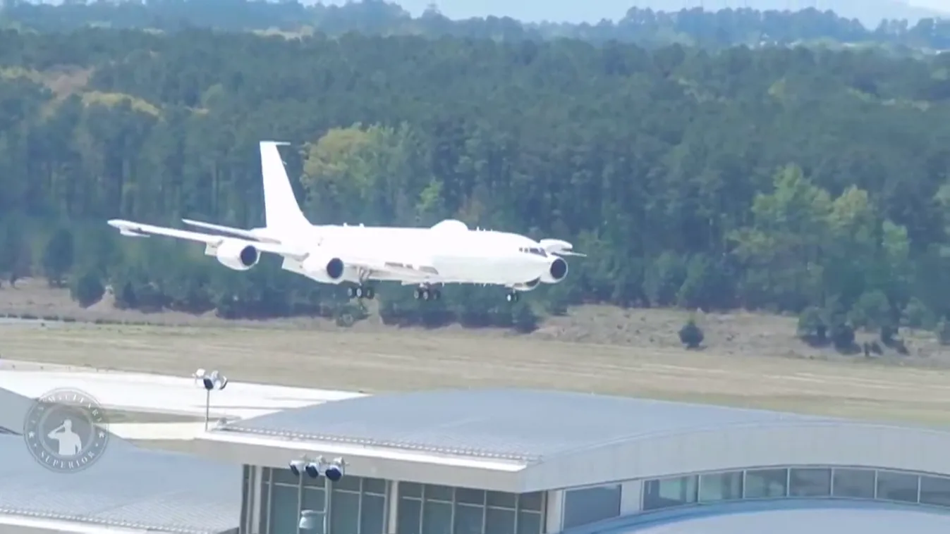 Európába küldte az atomháborúkra tervezett repülőgépét az Egyesült Államok