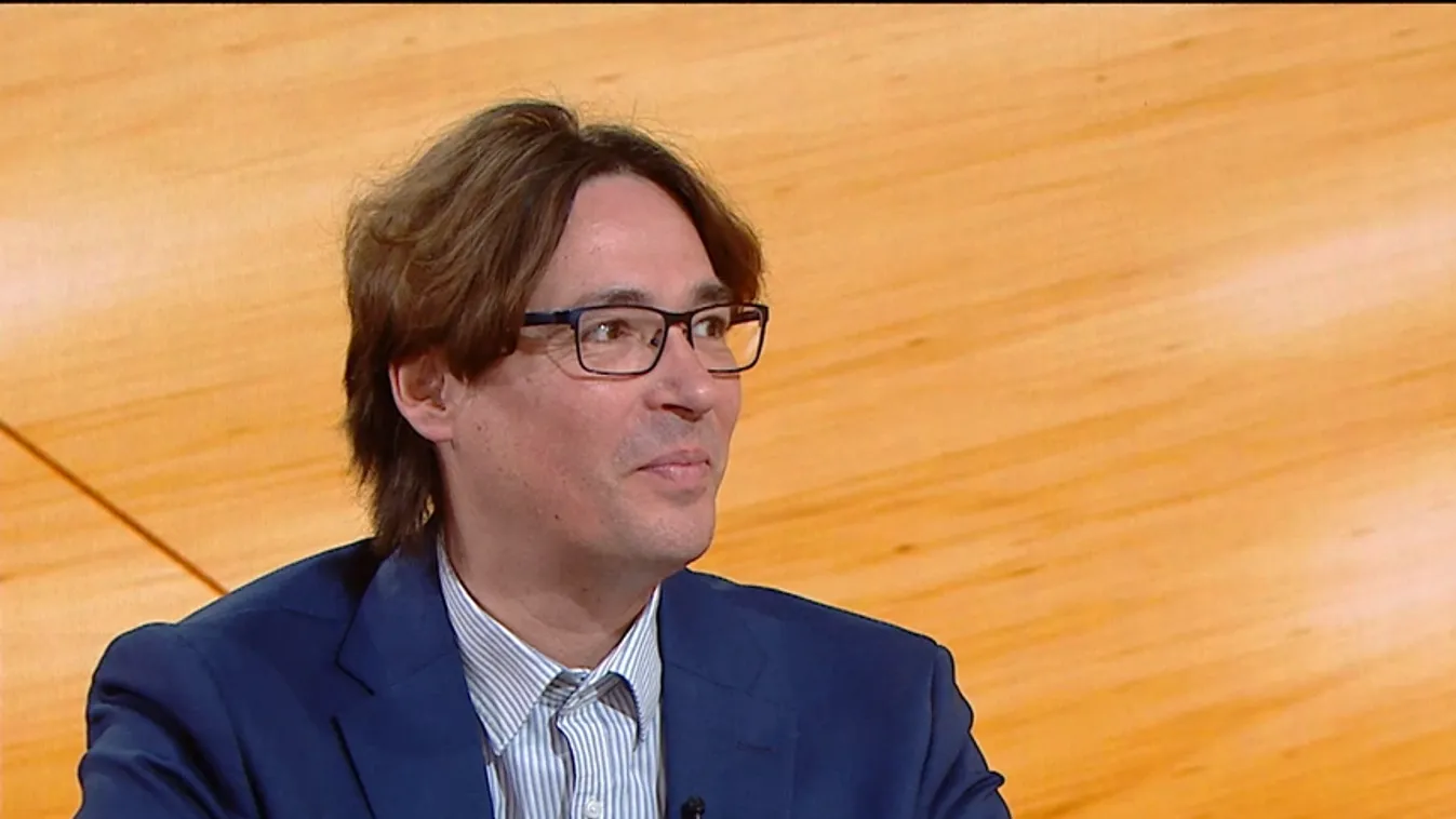 Napindító - Essentia Artis : 70 művész – 70 program