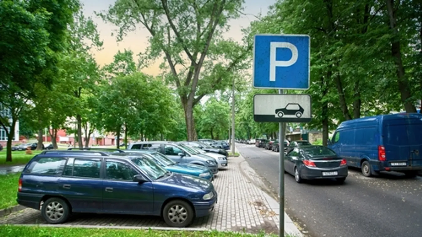 Hétfőtől tízezer forinttal büntetik a lakossági engedély nélkül parkolókat a IX. kerületben