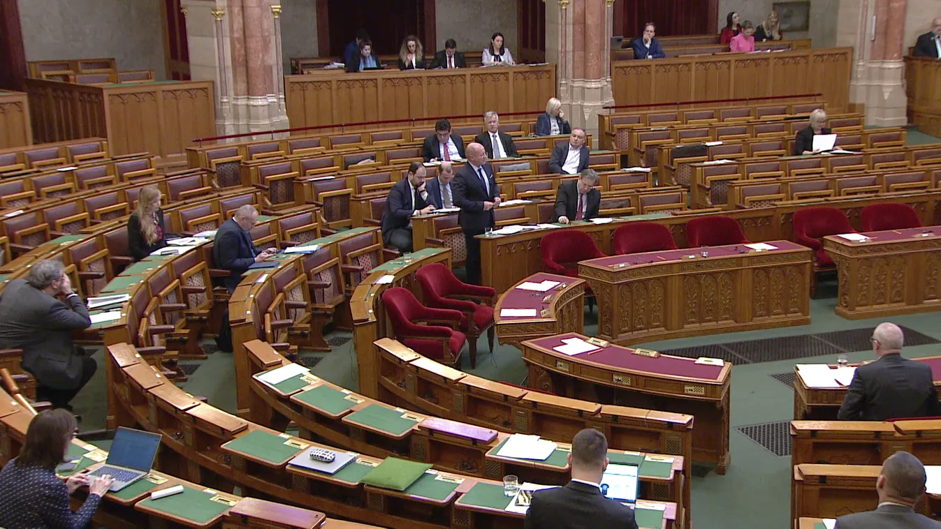 A baloldal elutasítja a békepárti határozatot