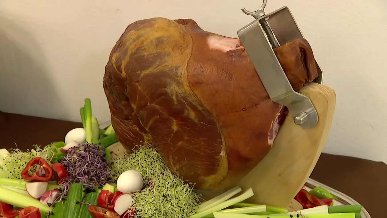 A sonkatermékek széles kínálatával készülnek húsvétra