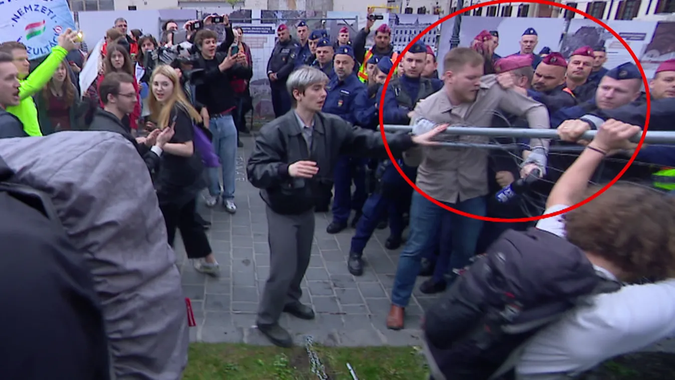 Videófelvételen, ahogy a rendőr könnygázát el akarja venni a Momentum képviselője