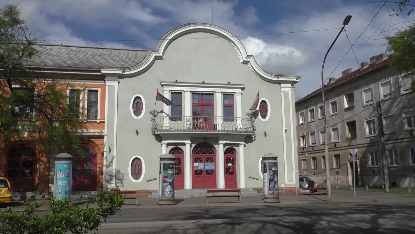 Nem használhatják a V4 színházi találkozó védjegyét