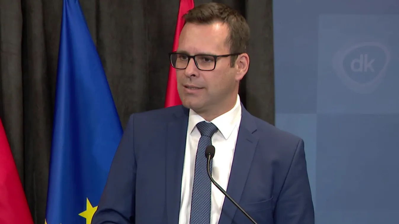 Az ellenzék néhány pártja nem foglalkozott Ferenc pápa magyarországi látogatásával