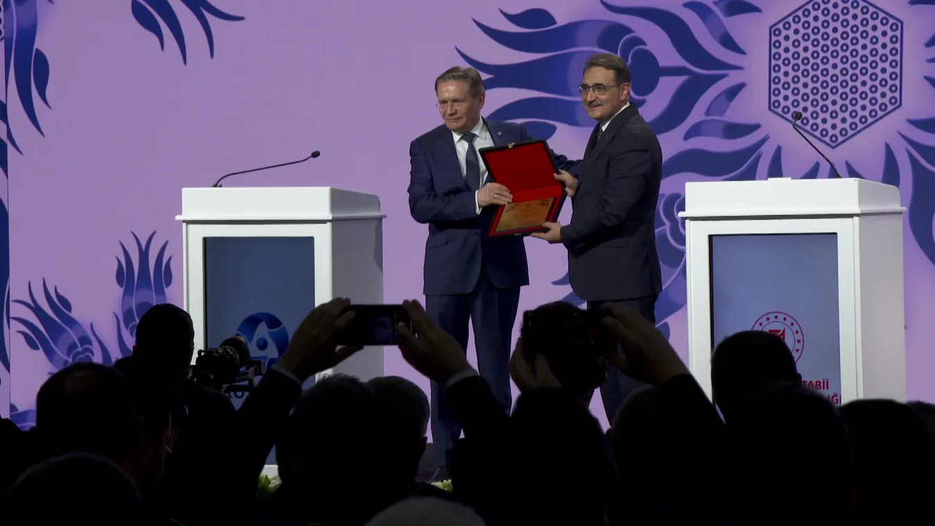 A Roszatom vezérigazgatója adta át az első fűtőelem-szállítmányt Akkuyuban