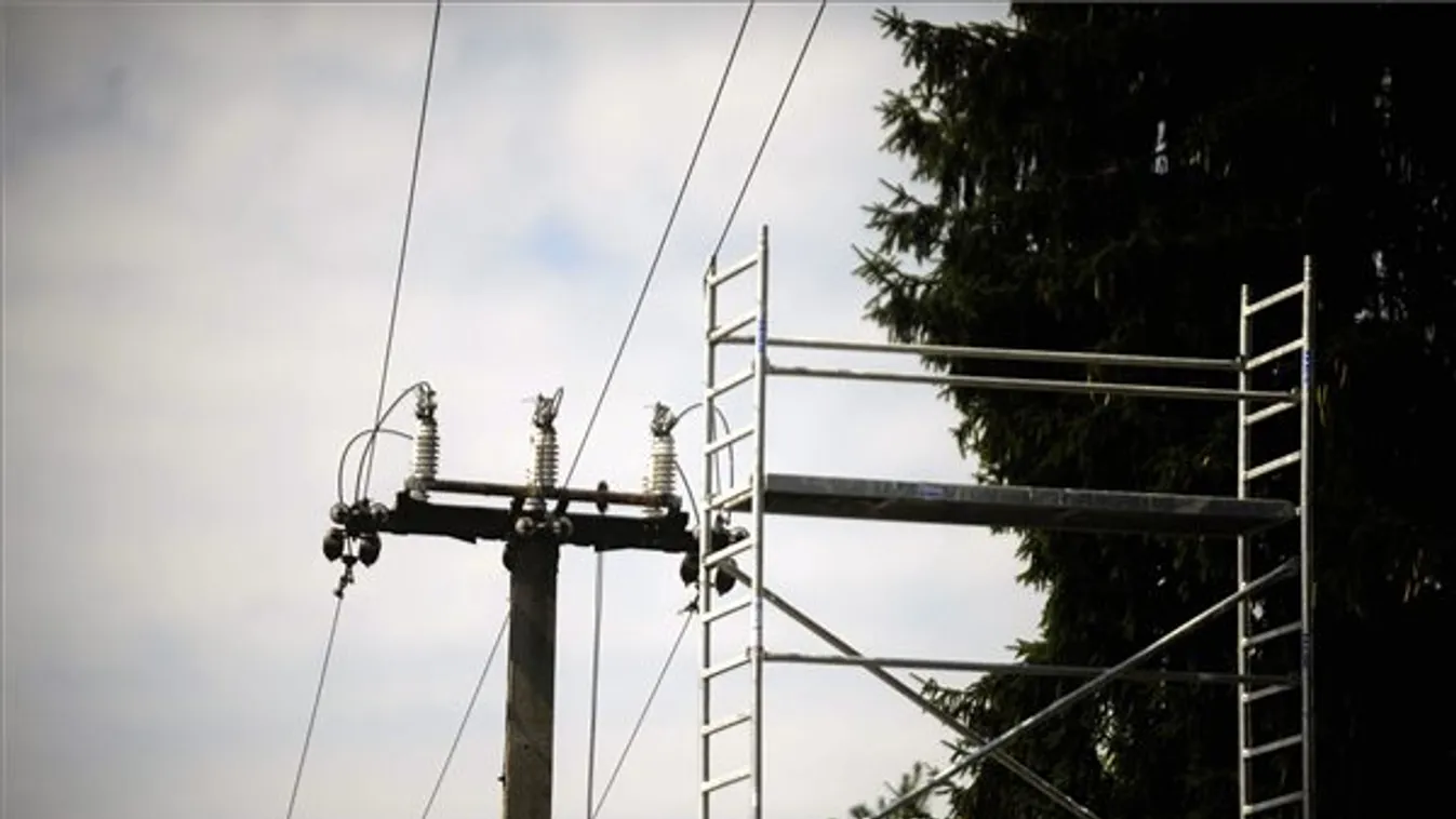 Tizenötezer voltos áramütés ért egy fiút Németországban