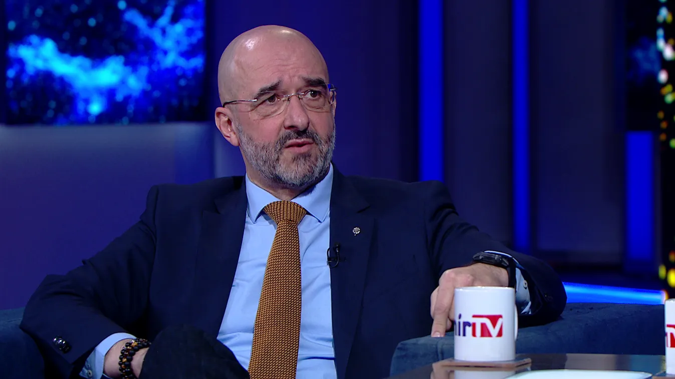 Bayer show - Kovács Zoltán: Folyamatosan pellengérre állítanak, gyaláznak minket