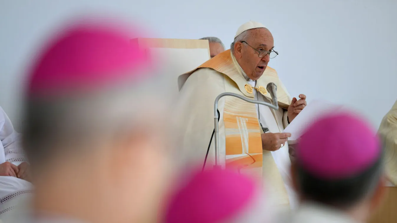 Ferenc pápa látogatása a Pázmány Péter Katolikus Egyetem információs technológiai és bionikai karán