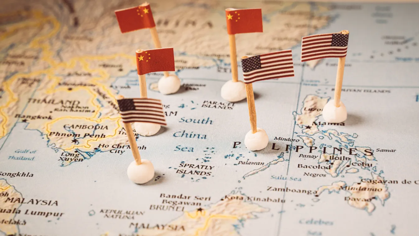 Amerika hadihajó haladt át a Tajvani-szoroson