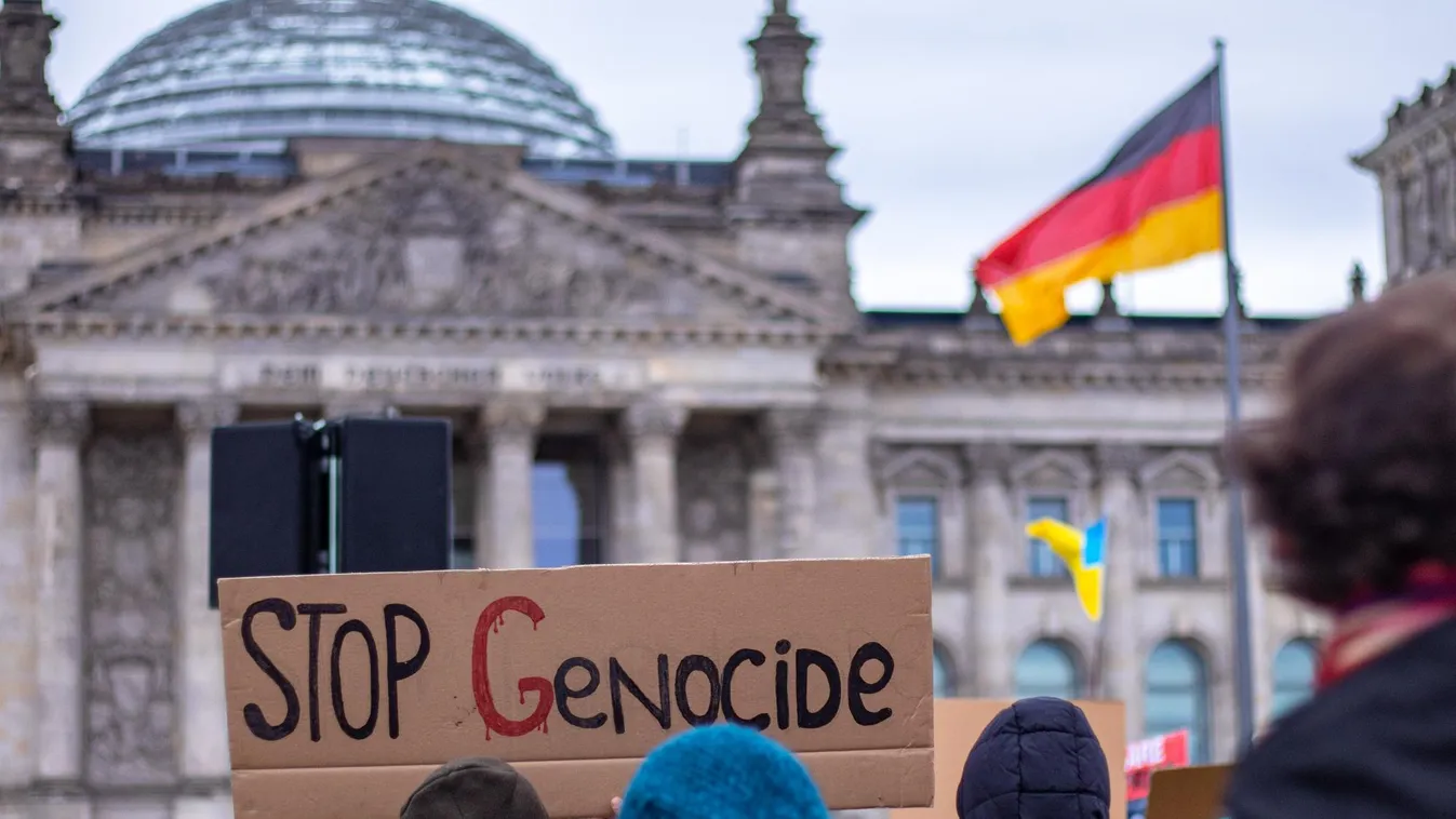 Németország-szerte ezrek követeltek békét és az újrafegyverkezés leállítását