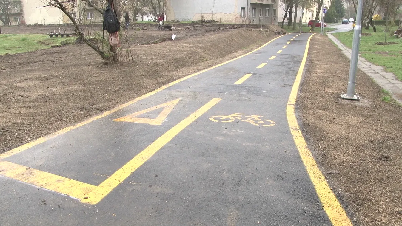 Negyvenmillió forintot fizetett a miskolci városvezetés 30 méternyi bicikliútért