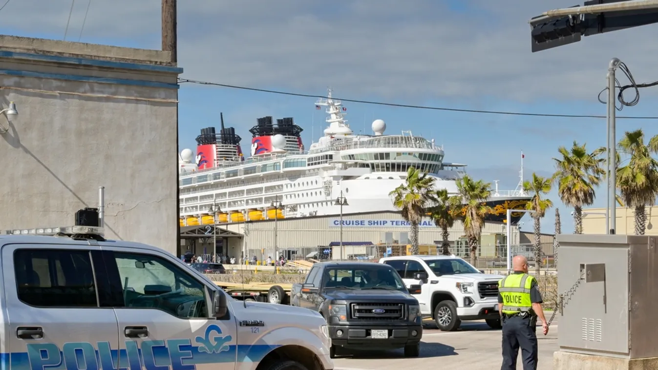 Őrizetbe vettek egy férfit, aki meglőtt két fiatalt, miután azok véletlenül beültek az autójába