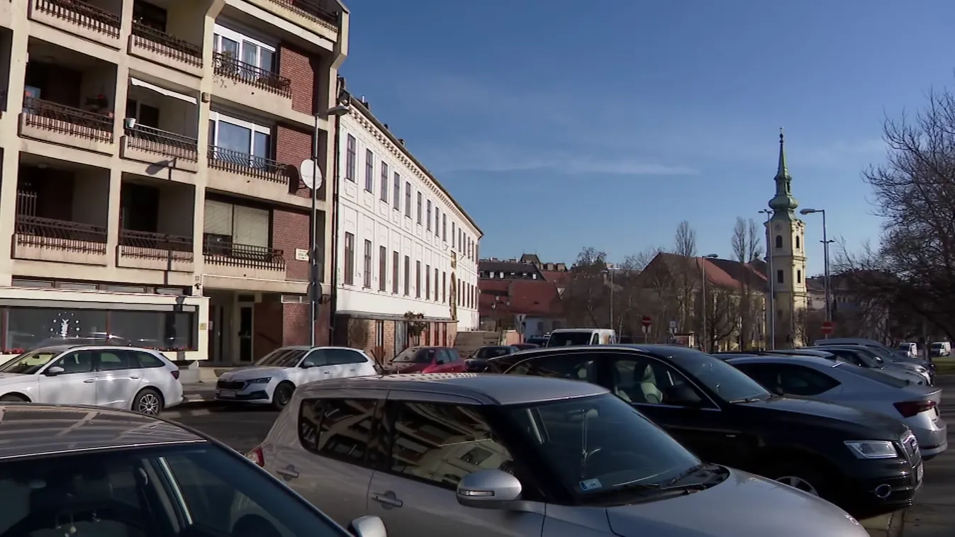 Hatvanegy ingatlant dob piacra Budapest vezetése