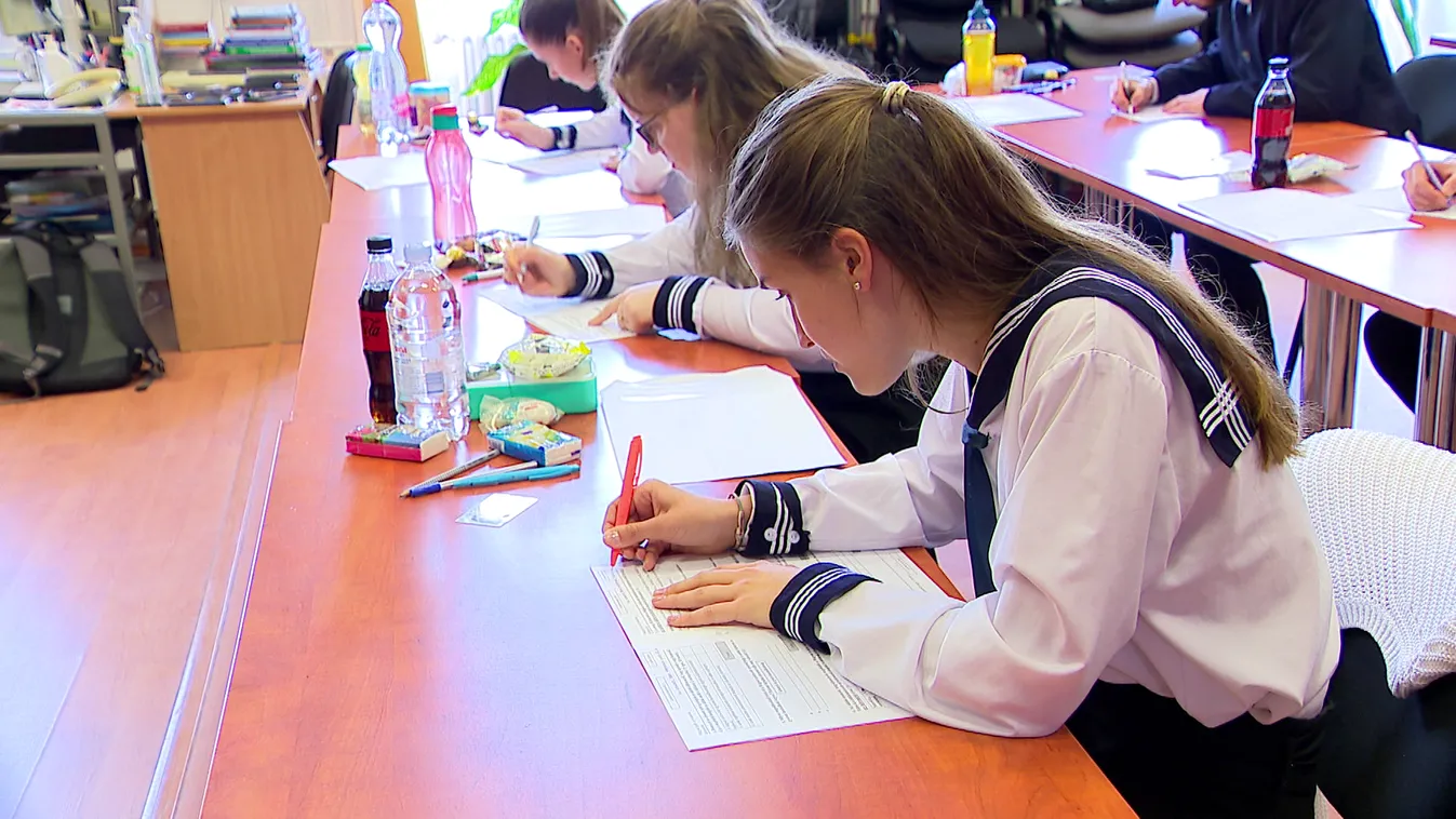 A matekkal folytatódtak az érettségik