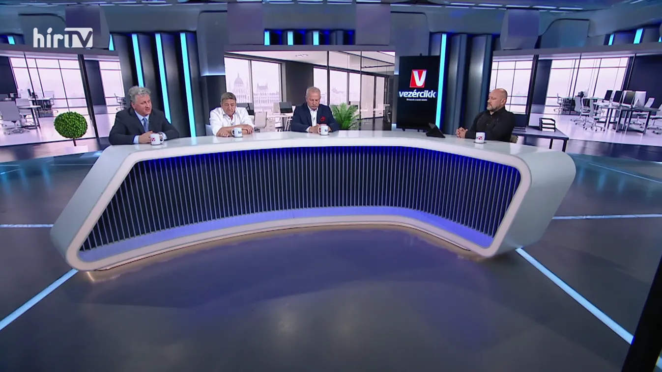 Vezércikk: A várbéli tüntetések célja egy tűzfészek létrehozása, amely megrepeszti a demokrácia falát