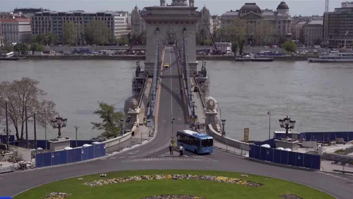 Csaknem egy évvel később kezdték felújítani, mégis azzal henceg Karácsony, hogy nyárra kész lesz a Lánchíd