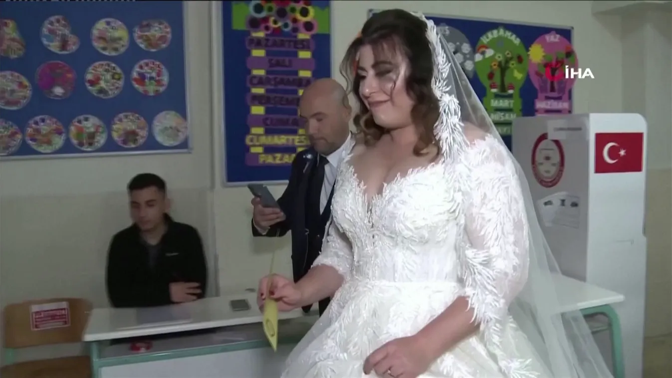 Vicces jelenetek játszódtak le a törökországi szavazóhelyiségekben