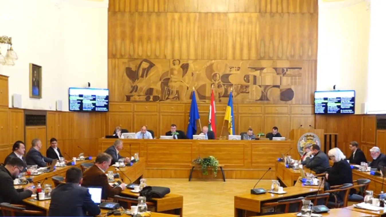 Milliárdos veszteség mellett is milliós prémiumot kapnak a pécsi önkormányzati cégek vezetői