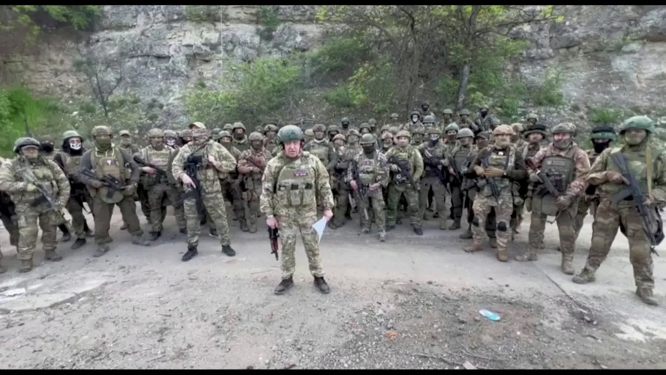 Zelenszkij állítja, még tart a harc Bahmutért, Prigozsin szerint az ukrán elnök hazudik