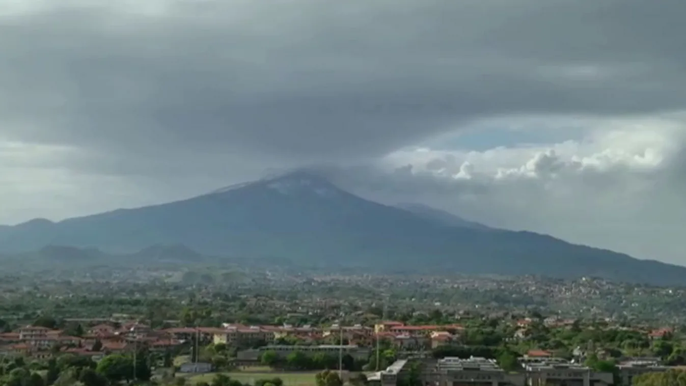 Hamu alá temette Szicíliát az Etna