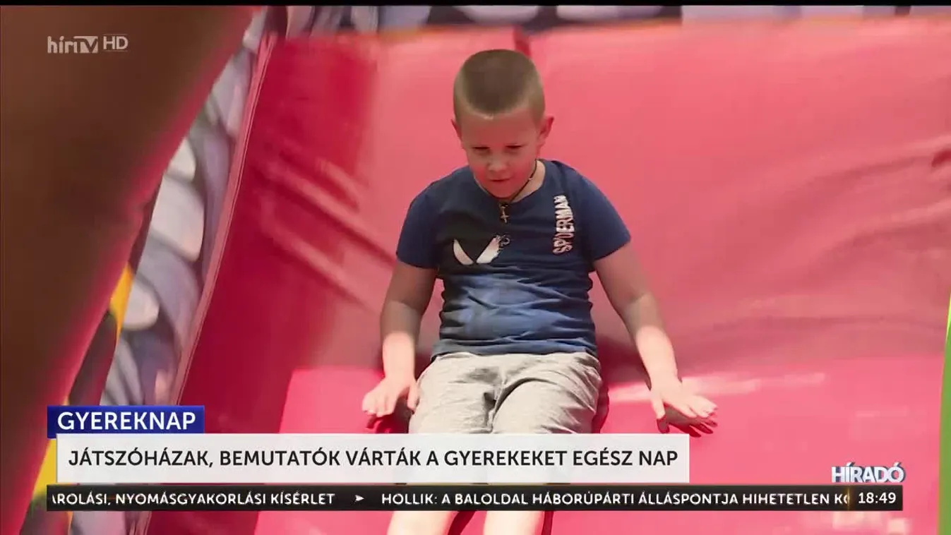 Játszóházak, bemutatók várták a gyerekeket egész nap