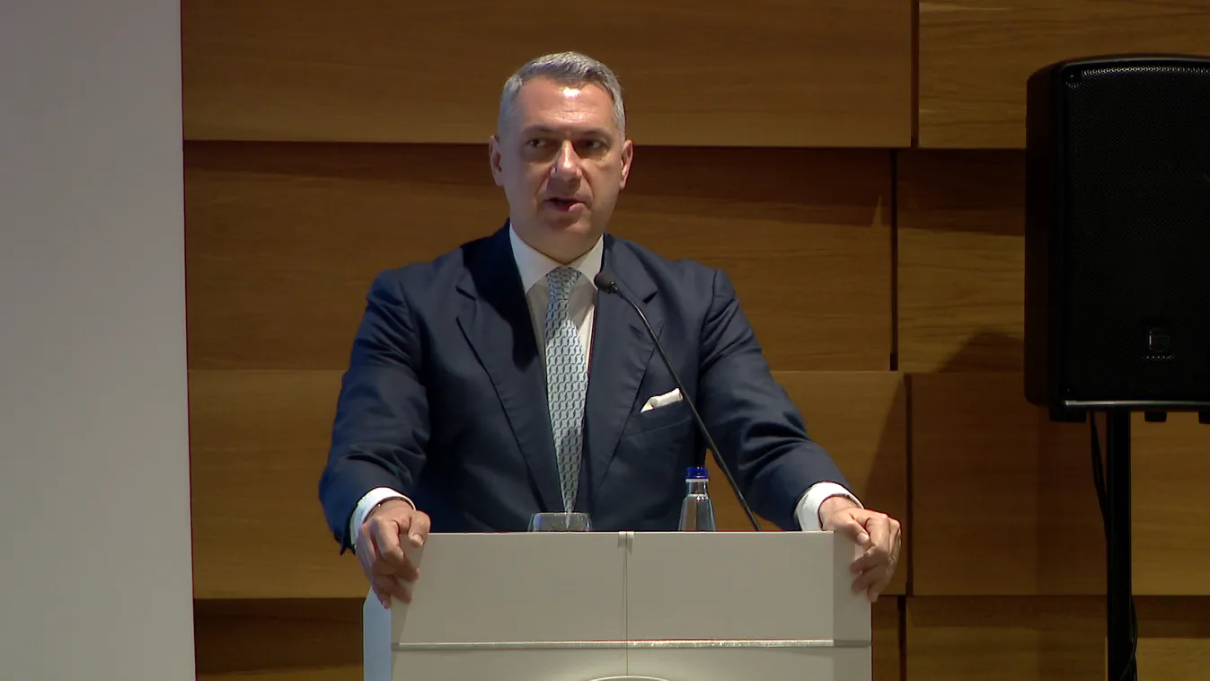 Lázár János: a MÁV és a Volán dolgozói nélkül megállna az ország