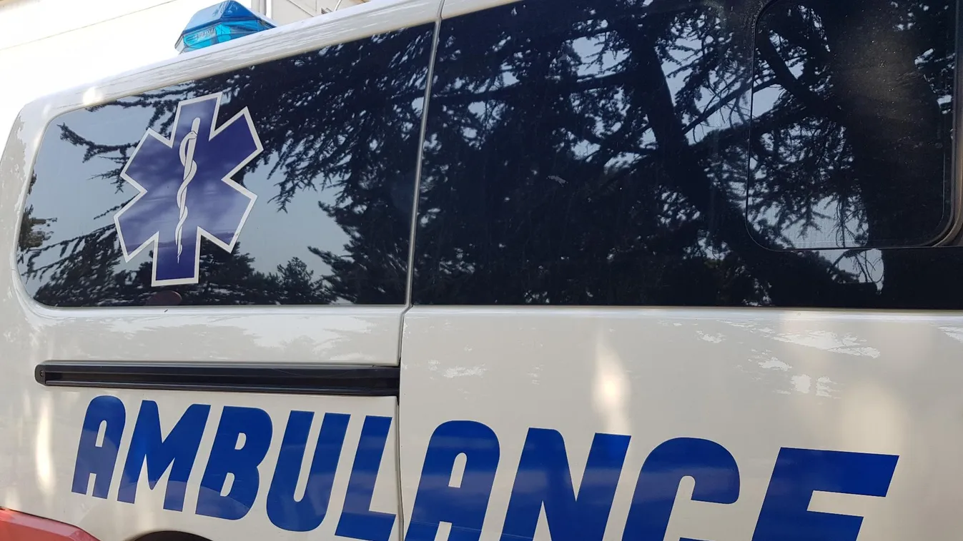 Falat bontva vittek kórházba egy csaknem 400 kilós nőt