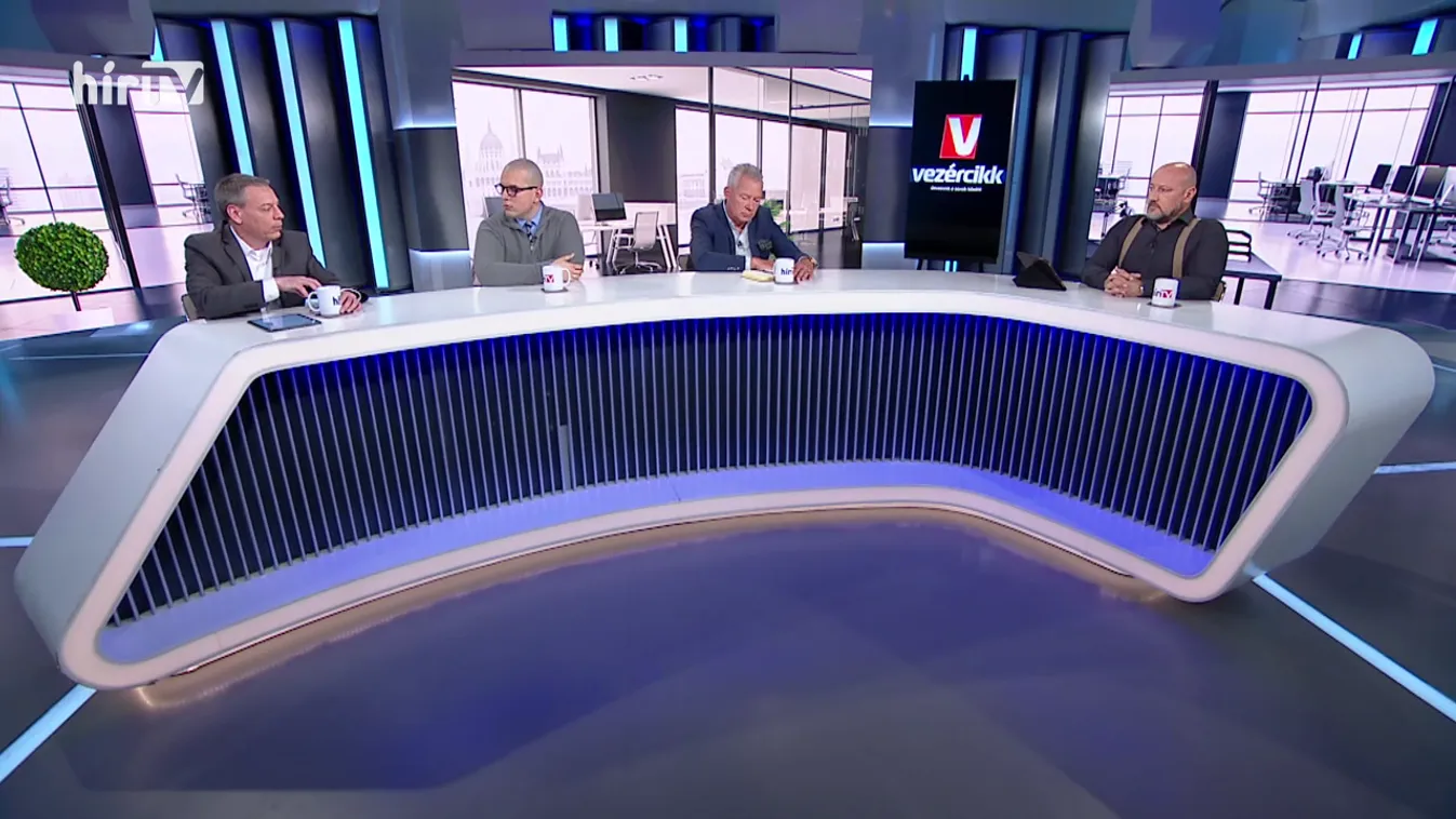 Vezércikk: Mit keres egy szado-mazo Krisztus Antall József szobrától néhány méterre Brüsszelben?