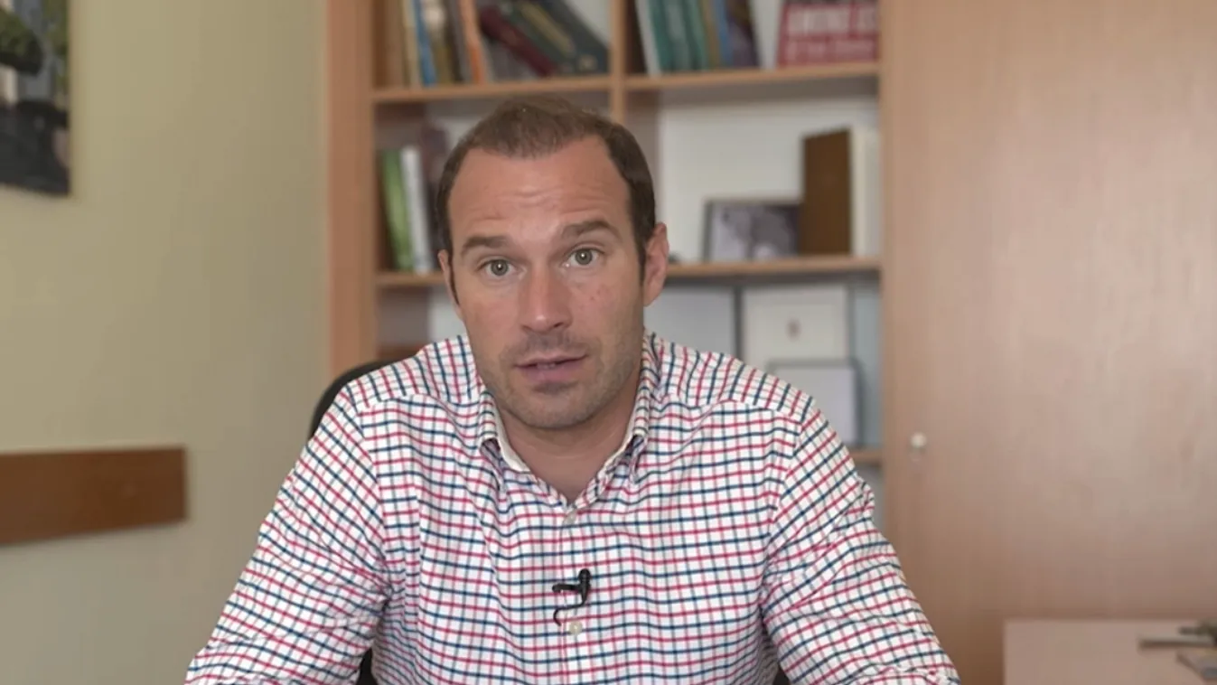 Hollik: Továbbra sem tettek le arról, hogy belesodorják hazánkat a háborúba