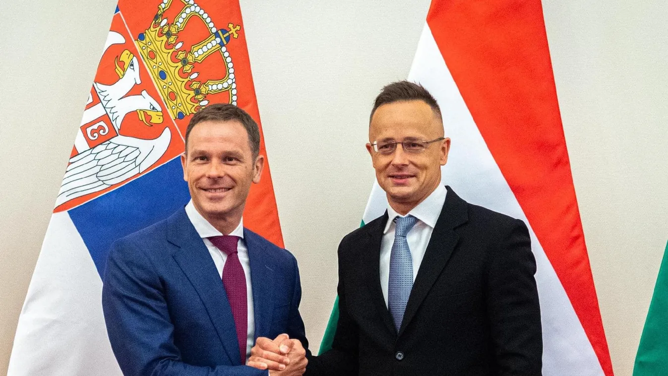 Szijjártó Péter felajánlotta Magyarország segítségét az árvíz sújtotta Szerbiának