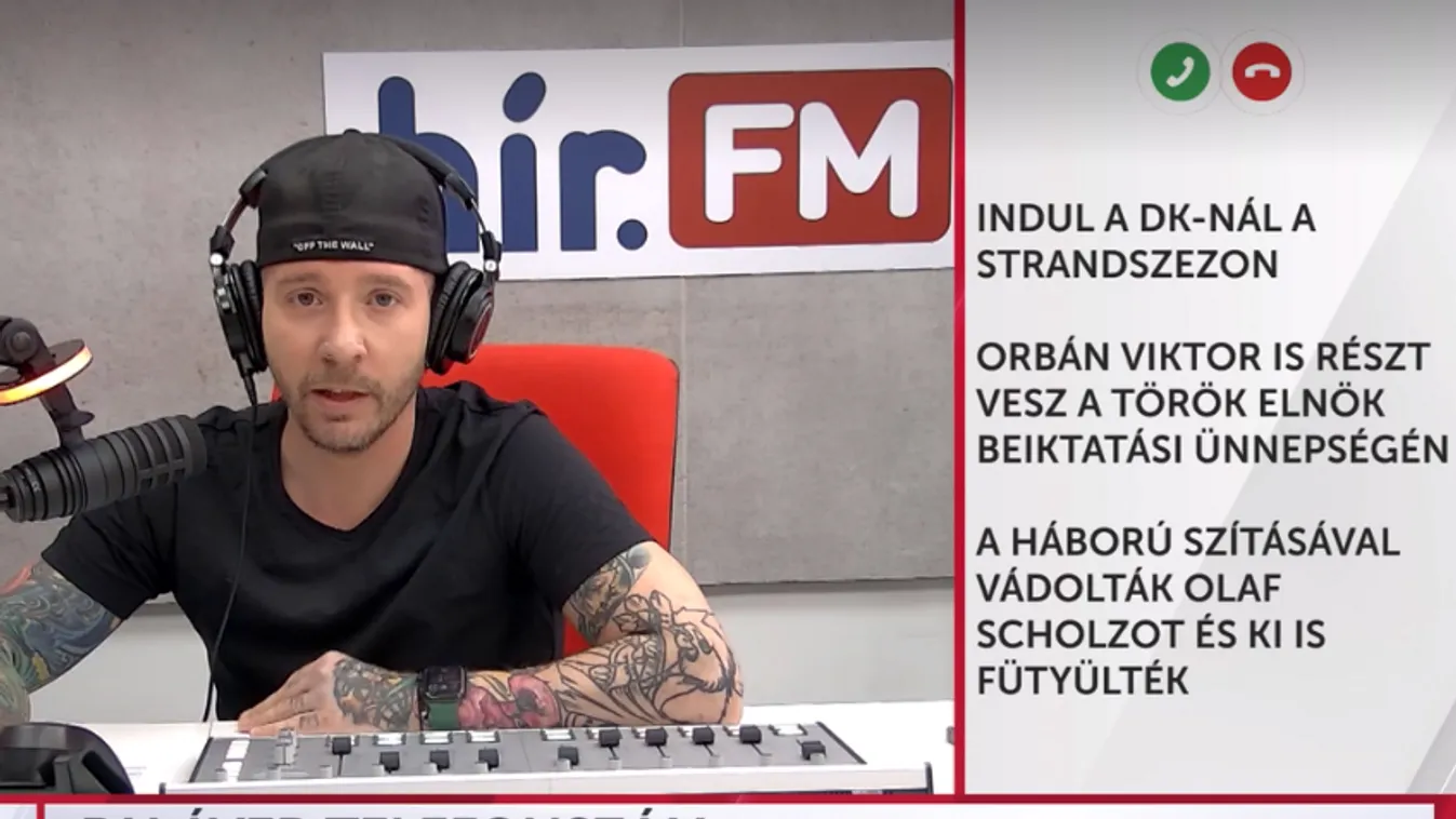 Paláver: A háború szításával vádolták és kifütyülték a német kancellárt