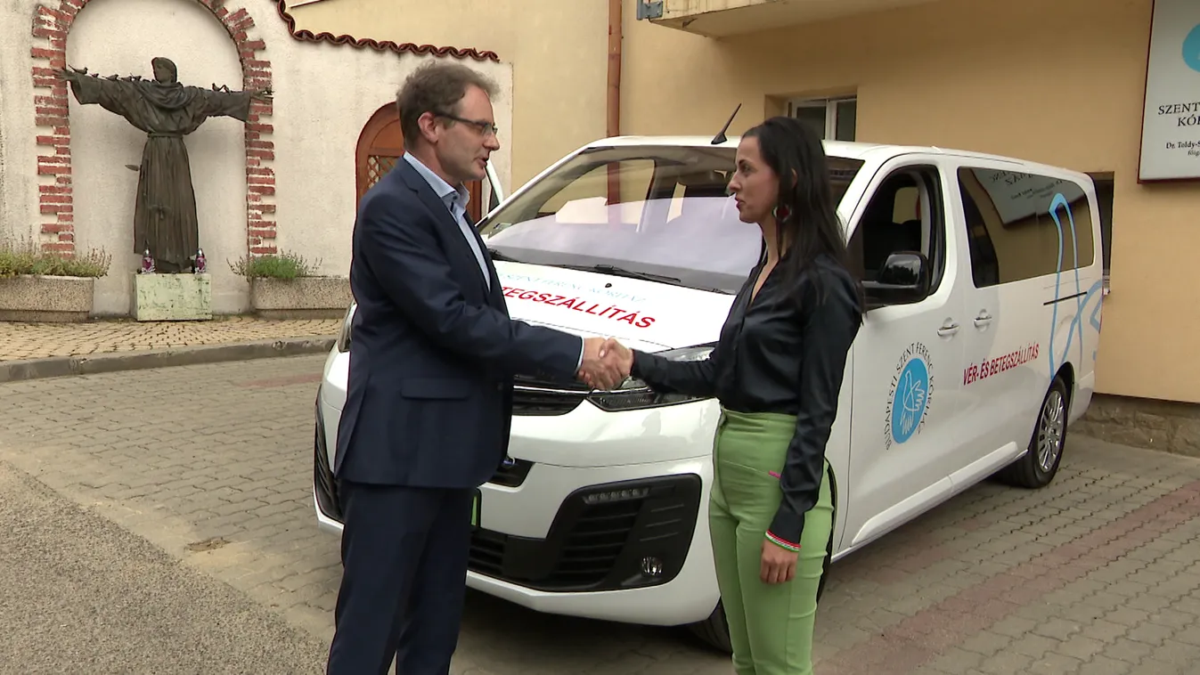 Elektromos gépjárműveket kapott a Szent Ferenc kórház