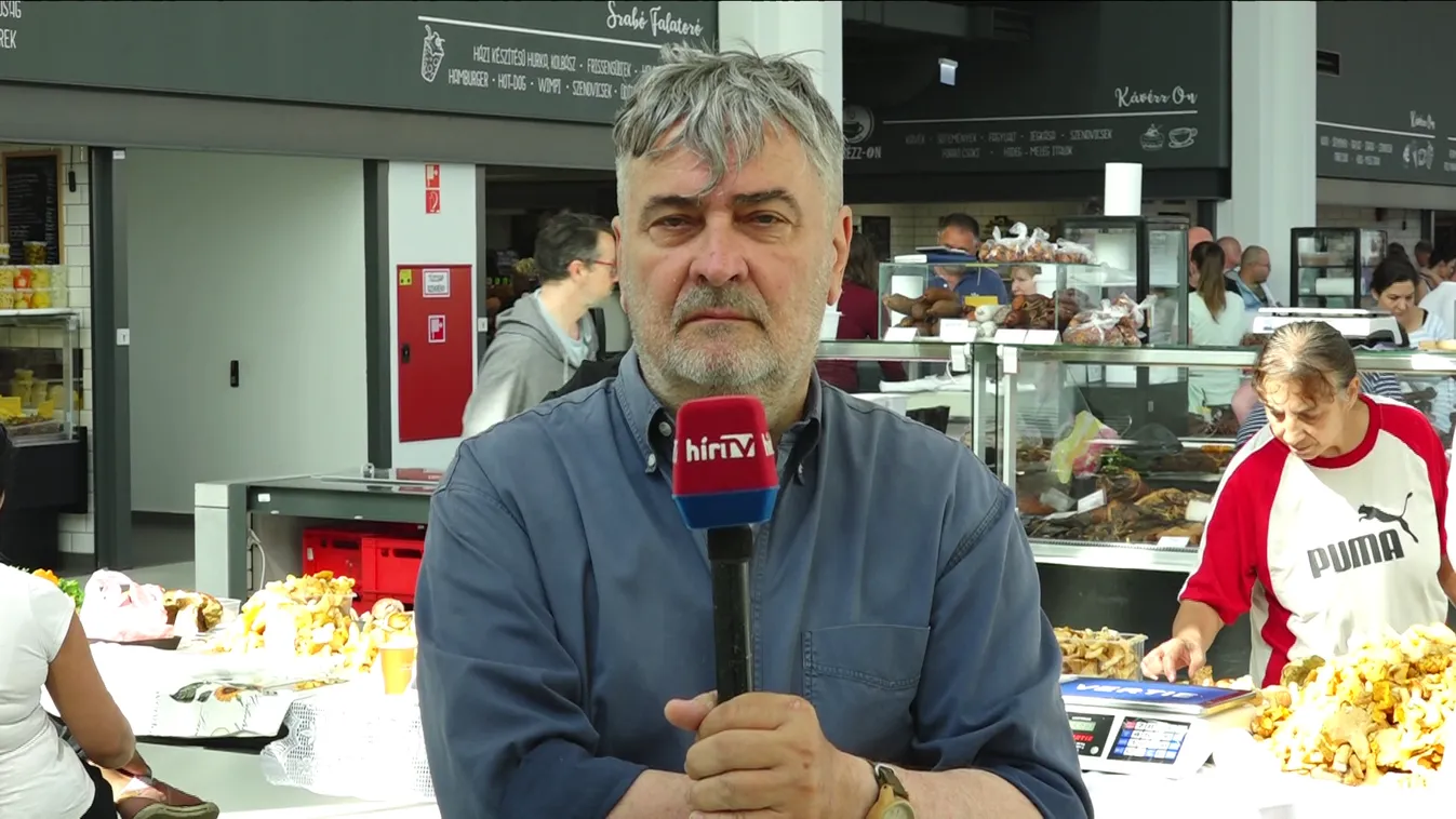 A sok esőnek köszönhetően nagy mennyiségben jelentek meg a piacokon az erdei gomba árusok