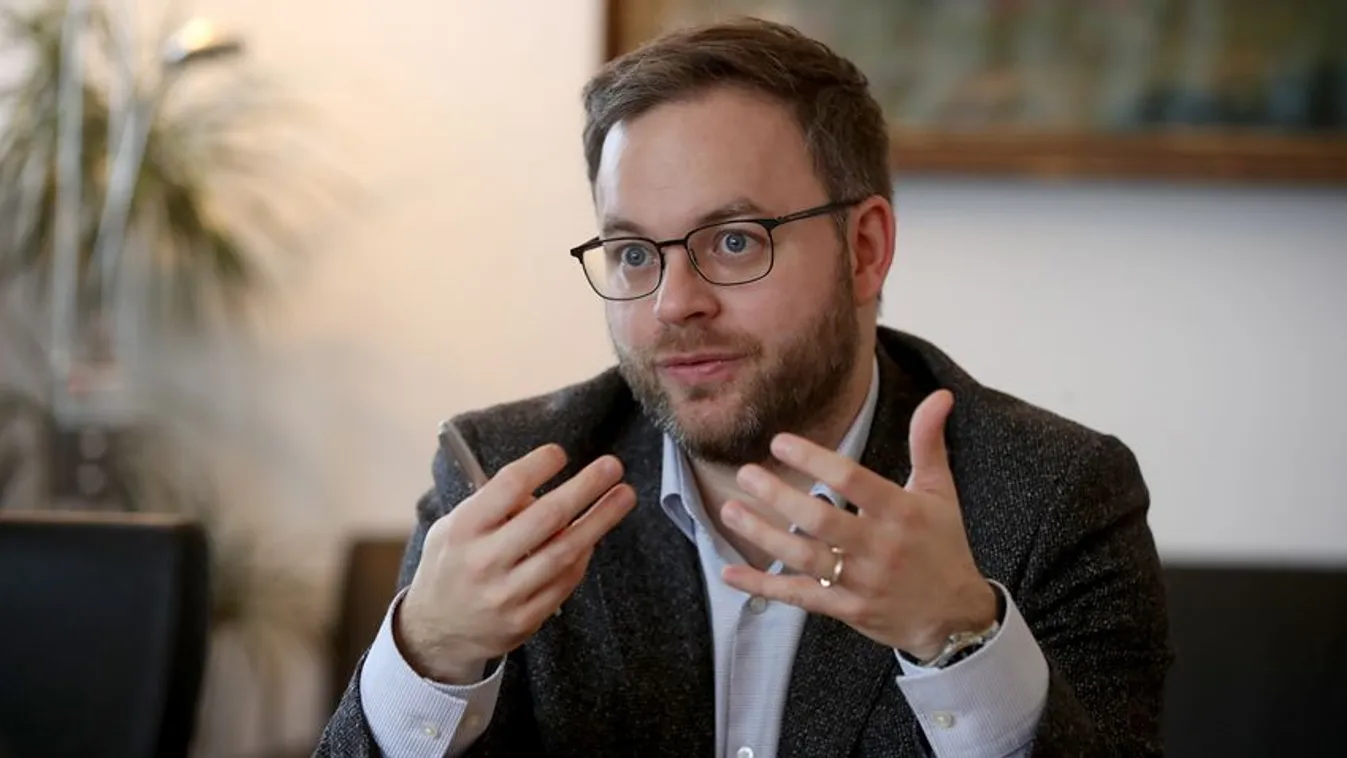 Orbán Balázs: Újra visszakerült napirendre a brüsszeli migránskvóta