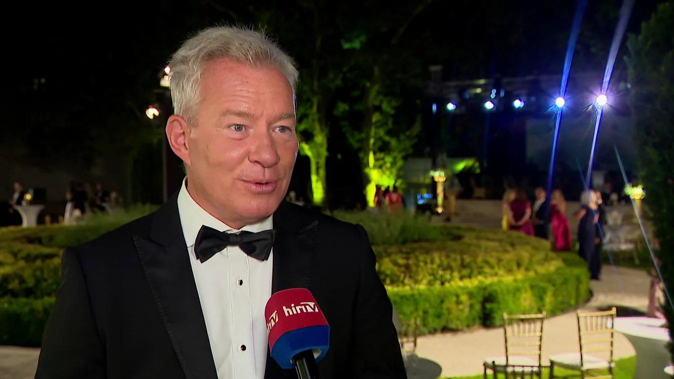 Radar - Elsőbálozók a 198. Anna-bál szépei