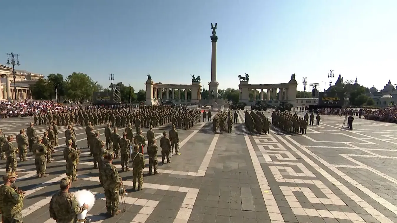 Gripenek is köszöntötték a Magyar Honvédség leendő altisztjeit