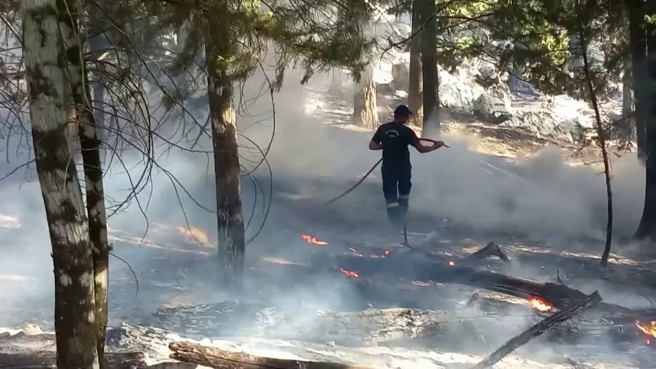 Folytatódott a lakosok és turisták evakuálása Rodosz több falujából